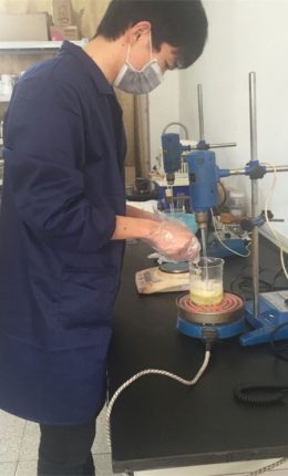 Точно зважте діазо-компонент2